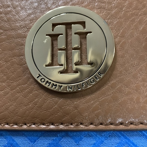 Beautiful Tommy Hilfiger tote - Picture 10 of 11